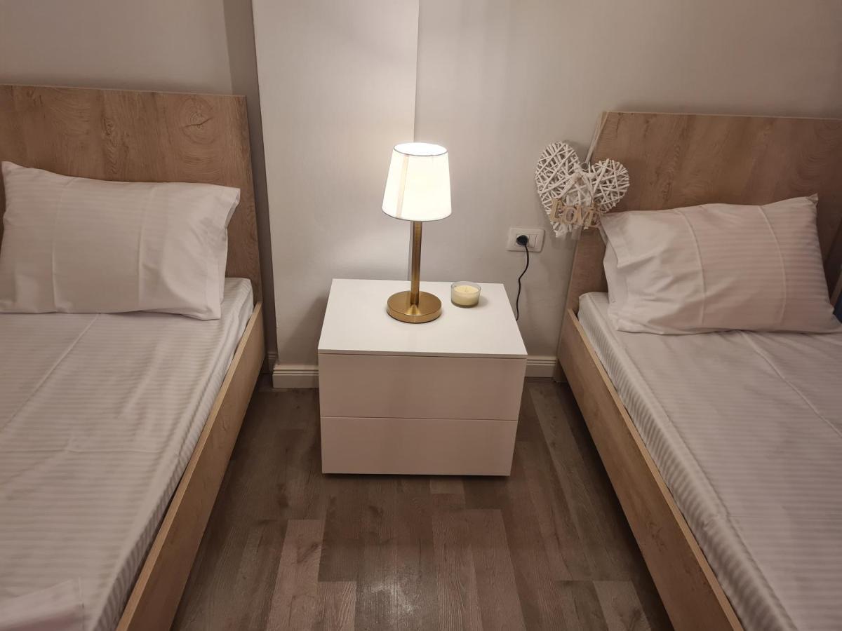 Old Beach Apartment Vlora Εξωτερικό φωτογραφία