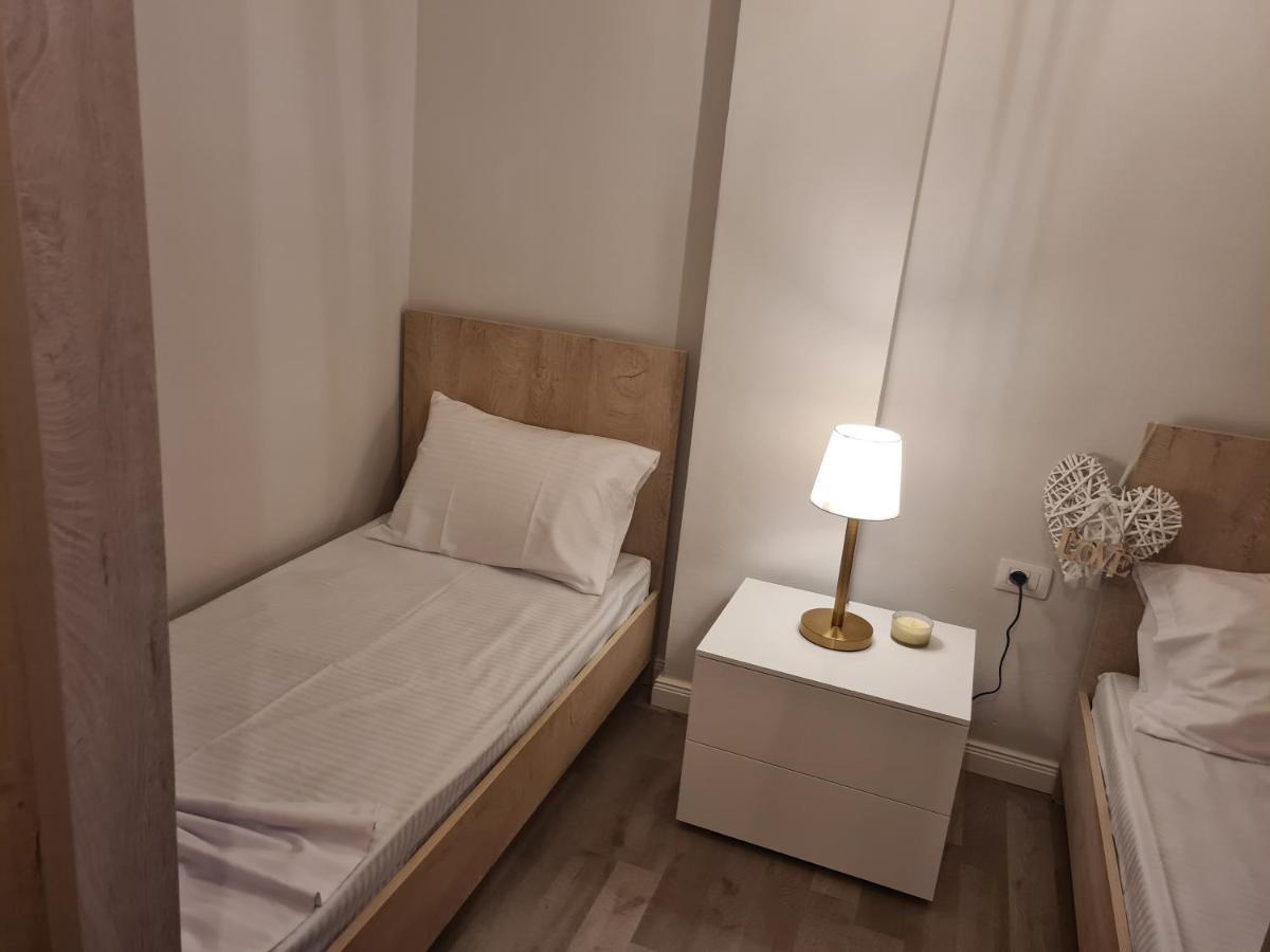 Old Beach Apartment Vlora Εξωτερικό φωτογραφία